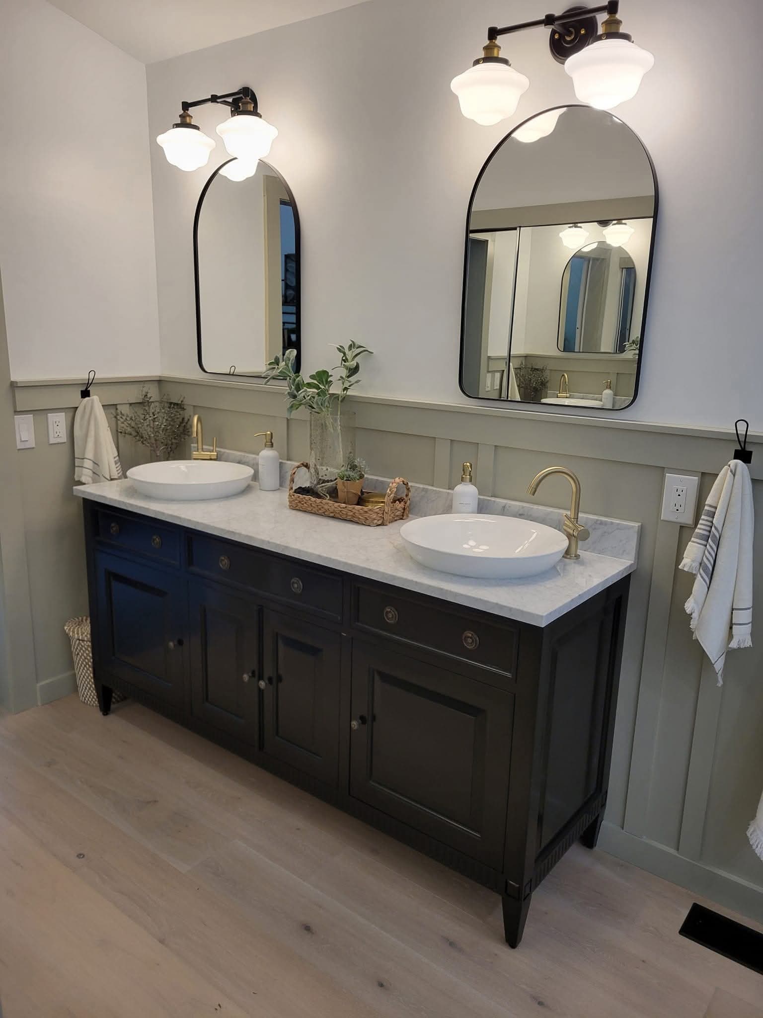 Double vanity, vessel sinks